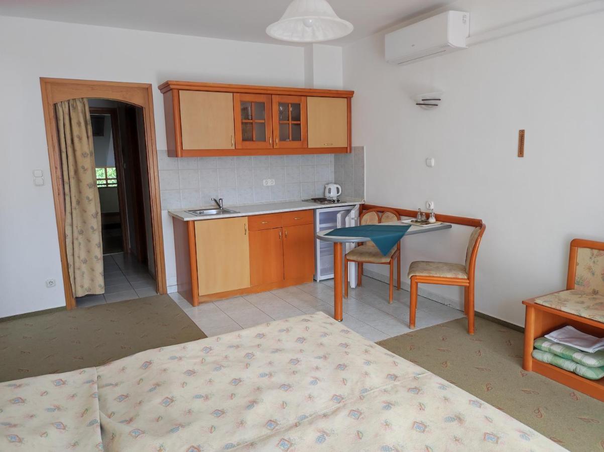 Agnes Hotel Хевиз Экстерьер фото